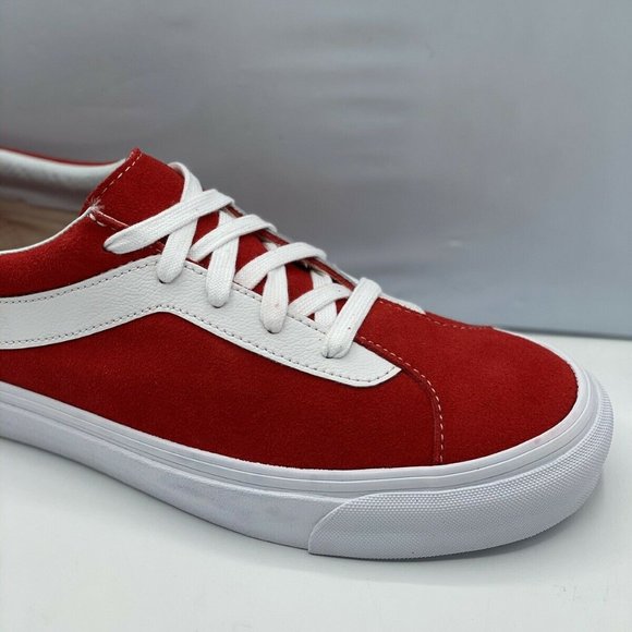 VANS MEN'S OLD SKOOL SKATEBOARD SHOES - Picture 2 of 8